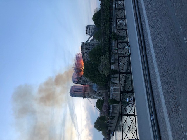 Après le drame, restaurer au plus vite Notre-Dame de Paris